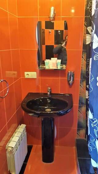 Гостевой дом Самарканд Ялта Семейный номер с видом на море-8