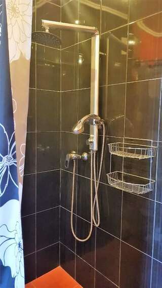 Гостевой дом Самарканд Ялта Семейный номер с видом на море-9