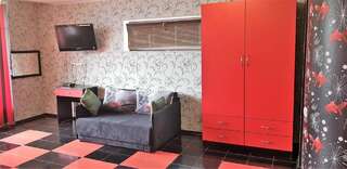 Гостевой дом Самарканд Ялта Семейный номер с видом на море-1