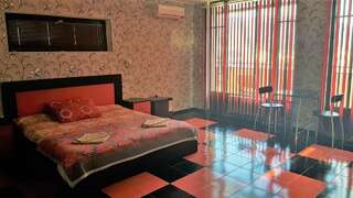 Гостевой дом Самарканд Ялта Семейный номер с видом на море-3